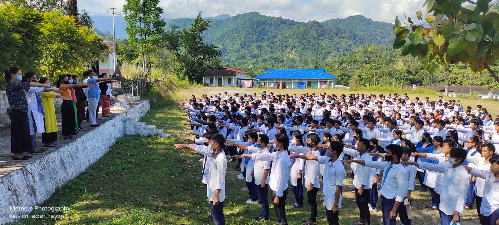 Students taking the national pledge